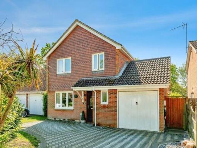 3 Bedroom Detached House For Sale In Horsham
