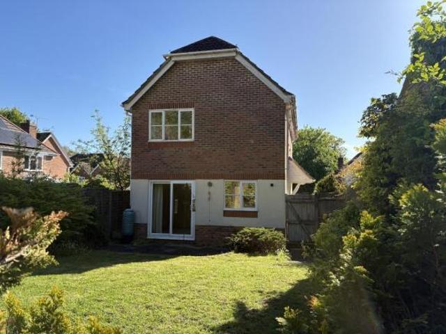 3 bedroom detached house for sale in Joyce Close, Cranbrook, Kent, TN17 3LZ, TN17
