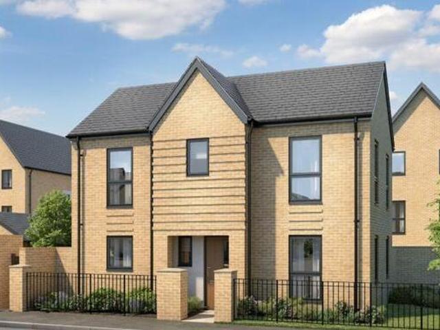 3 Bedroom Detached House For Sale In Locking Parklands, Weston super mare