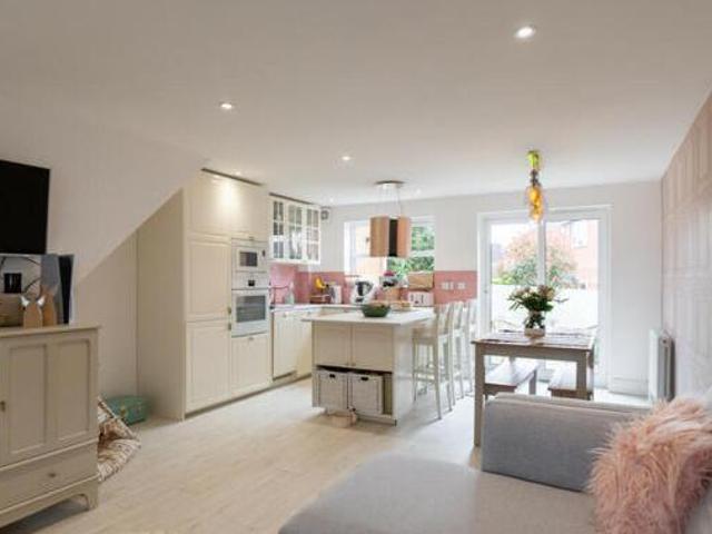 3 Bedroom Detached House For Sale In Leicester