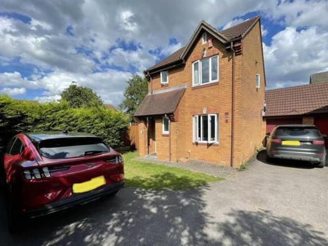 3 Bedroom Detached House For Sale In Maple Park