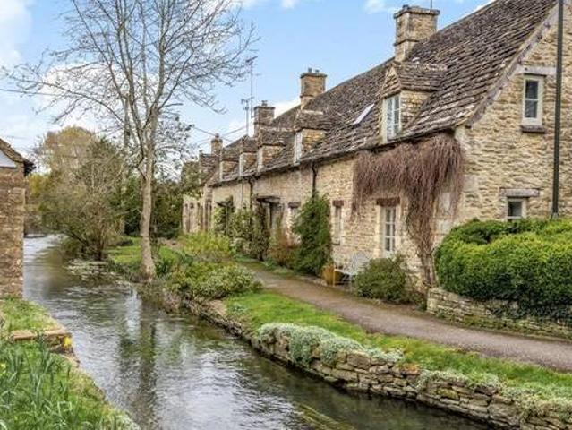 3 bedroom detached house for sale in South Cerney GL7 GL7