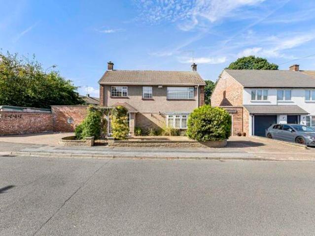 3 bedroom detached house for sale in Spurrell Avenue, Bexley, DA5