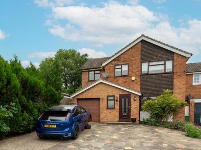 3 Bedroom Detached House For Sale In Rickmansworth, Hertfordshire