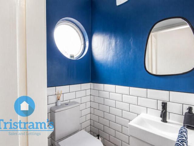 3 bedroom detached house for sale in Russell Avenue, Wollaton, NG8