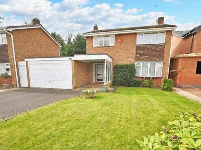 3 Bedroom Detached House For Sale In Wolverhampton, West Midlands