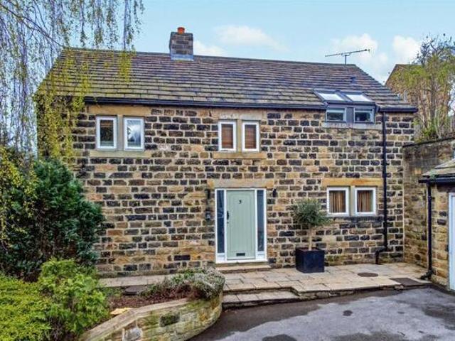 3 Bedroom Detached House For Sale In Wakefield, West Yorkshire
