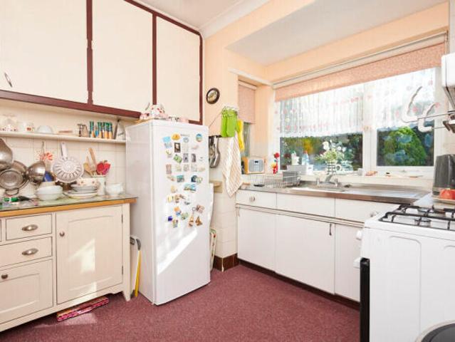 3 bedroom detached house for sale in Wintersdale Road, Leicester, LE5