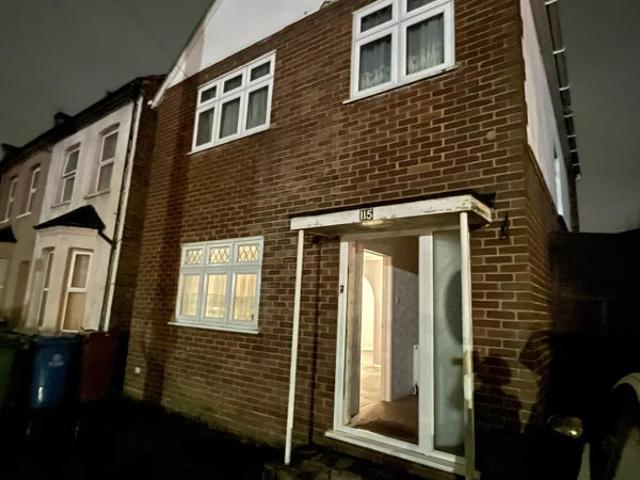 3 Bedroom Detached House near South Harrow Tube St