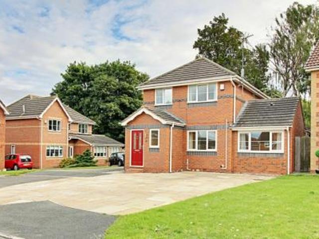 3 bedroom Detached house To Let