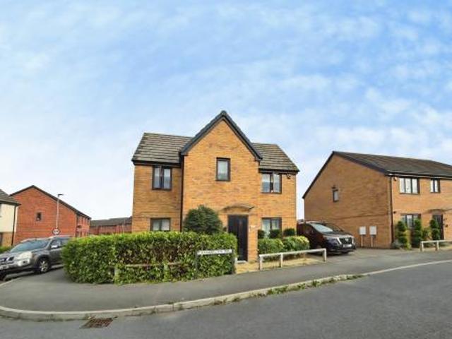 3 bedroom Detached house To Let