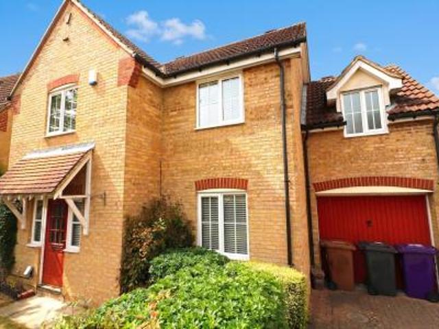 3 bedroom Detached house To Let