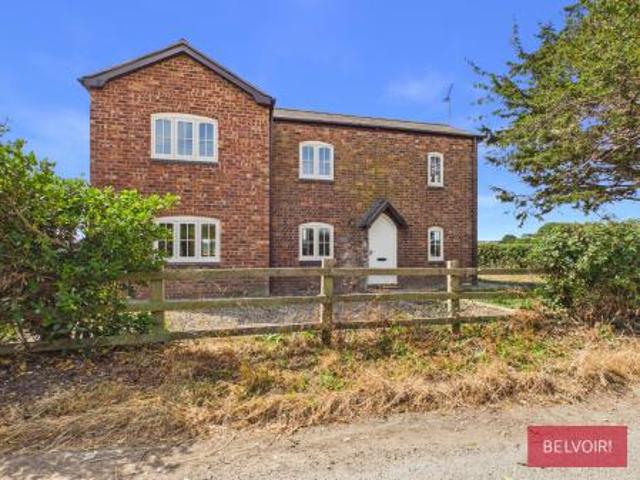 3 bedroom Detached house To Let