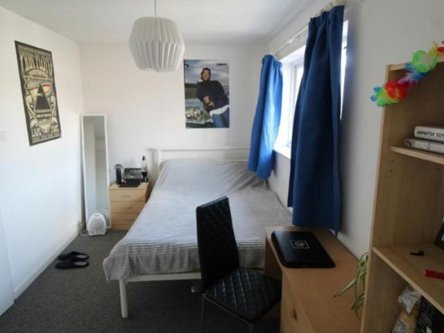 3 bedroom Detached house To Let