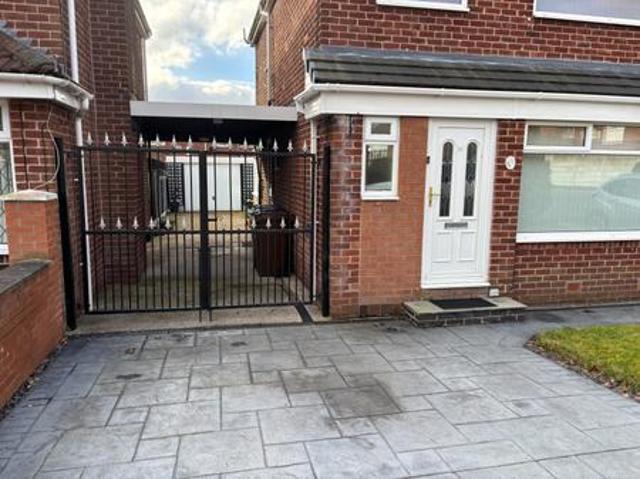 3 bedroom Detached house To Let