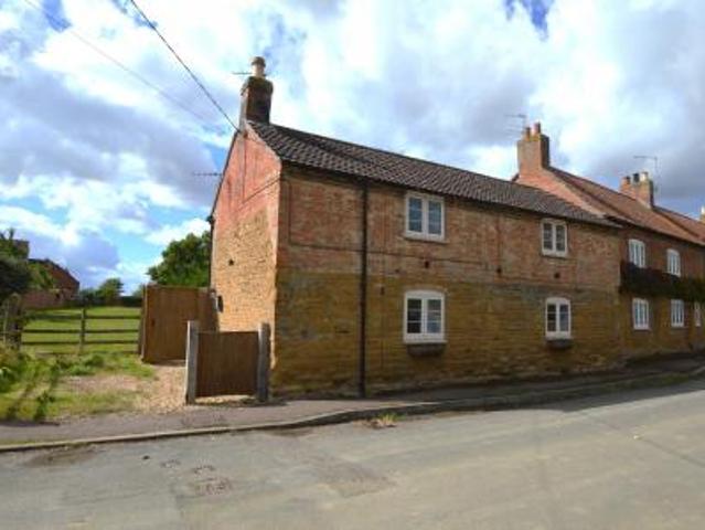 3 bedroom Detached house To Let
