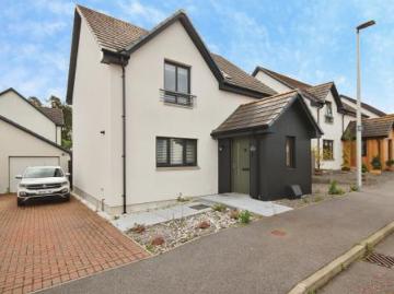 3 bedroom Detached house To Let