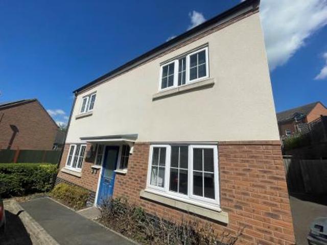 3 bedroom Detached house To Let
