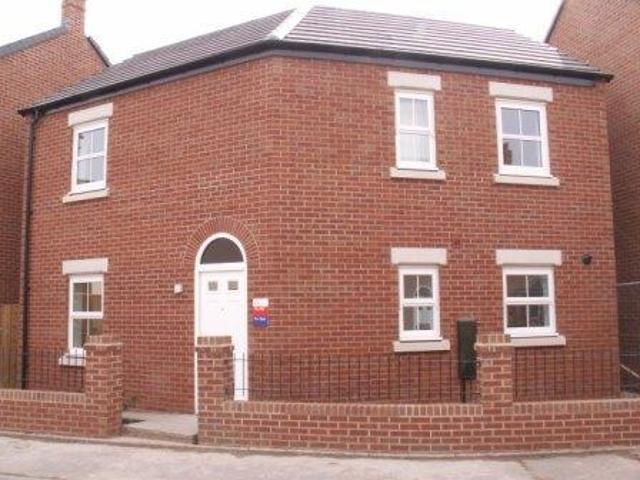 3 bedroom Detached house To Let