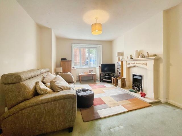 3 bedroom Detached House to let