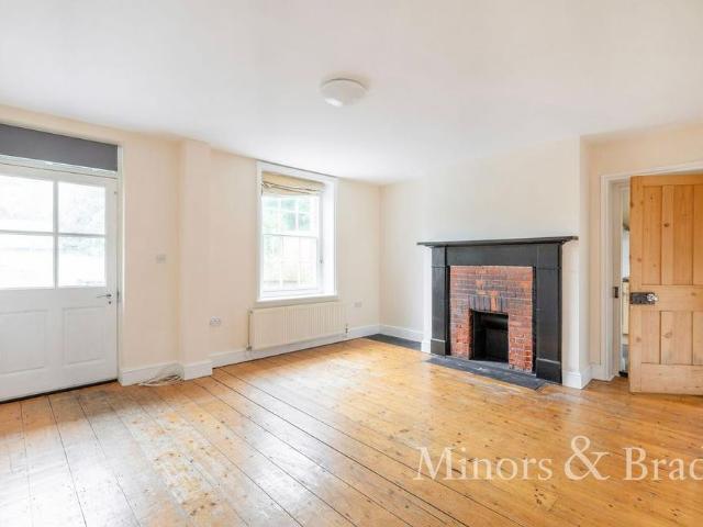 3 bedroom detached house to rent