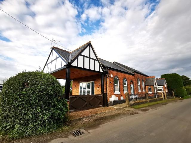 3 bedroom detached house to rent
