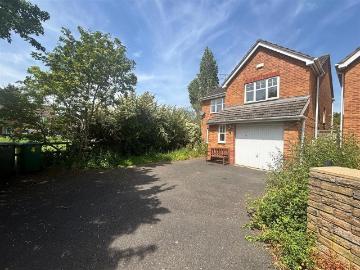 4 bedroom detached house to rent