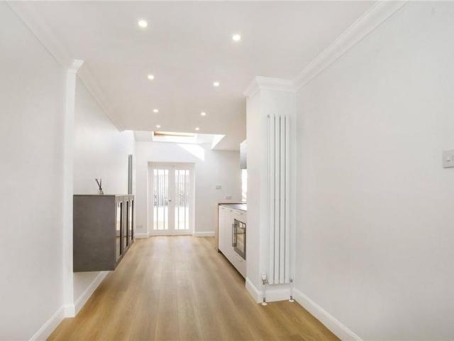 3 bedroom detached house to rent