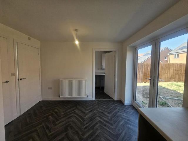 3 bedroom detached house to rent