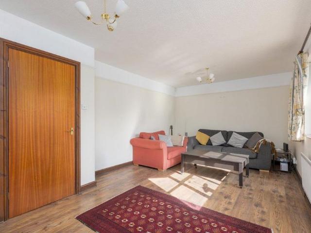 3 bedroom detached house to rent