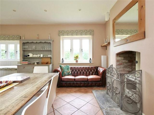 3 bedroom detached house to rent