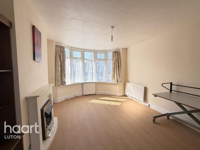 3 bedroom detached house to rent