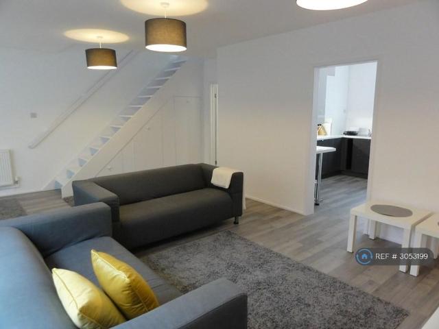 3 bedroom detached house to rent
