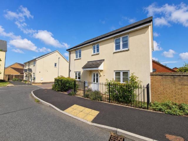 3 bedroom detached house to rent