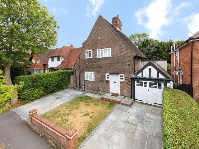4 bedroom detached house to rent