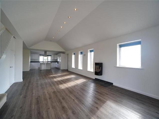 3 bedroom detached house to rent