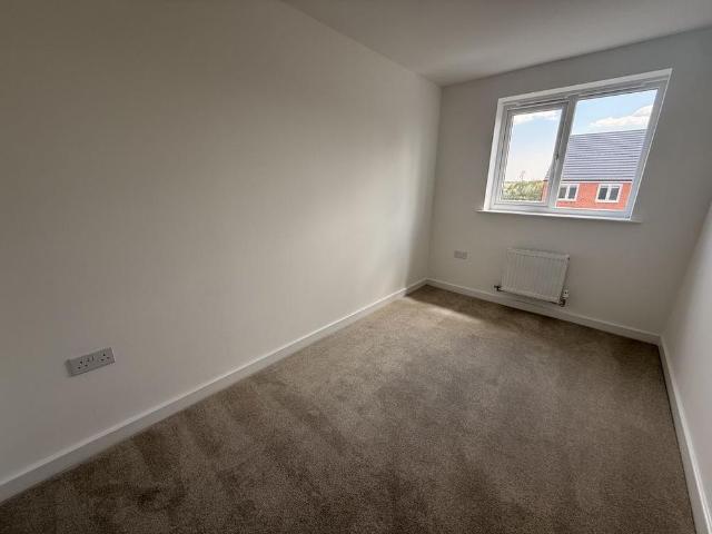 3 bedroom detached house to rent