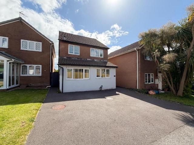 3 bedroom detached house to rent
