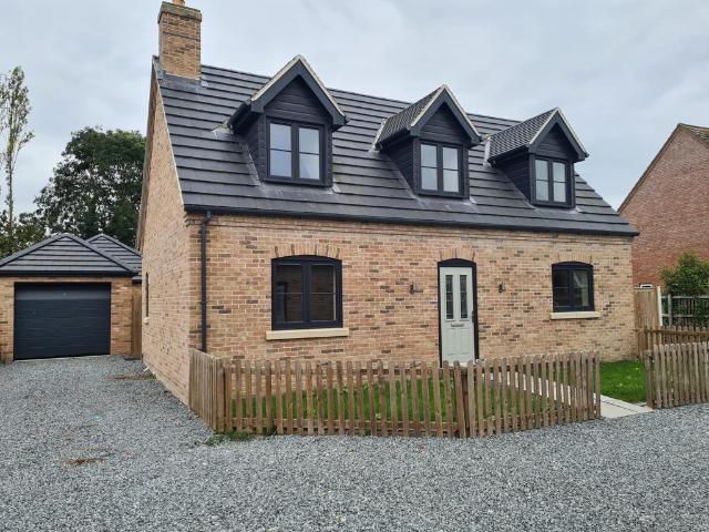 3 bedroom detached house to rent