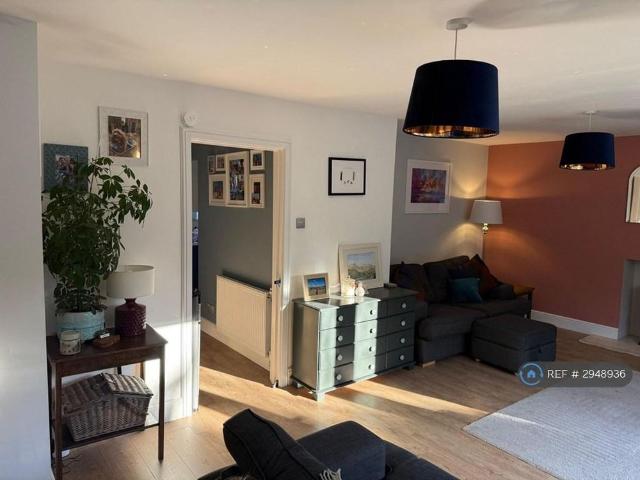 3 bedroom detached house to rent