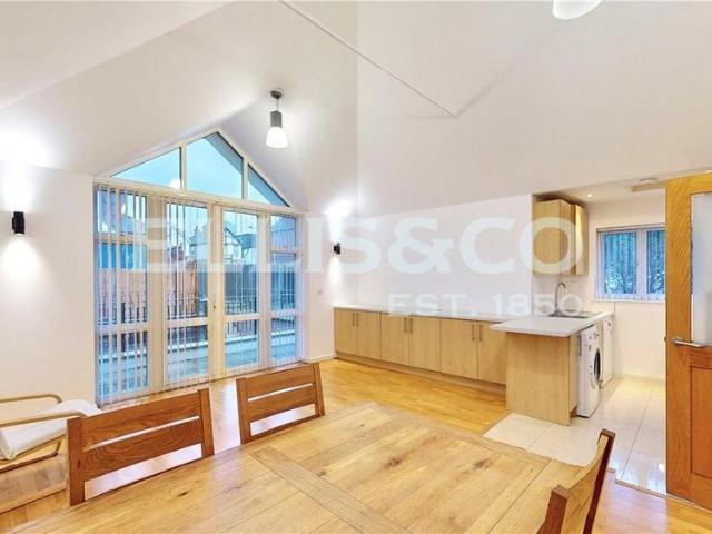 3 bedroom detached house to rent