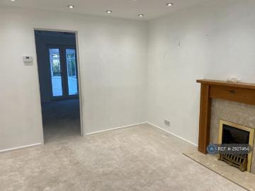 3 bedroom detached house to rent