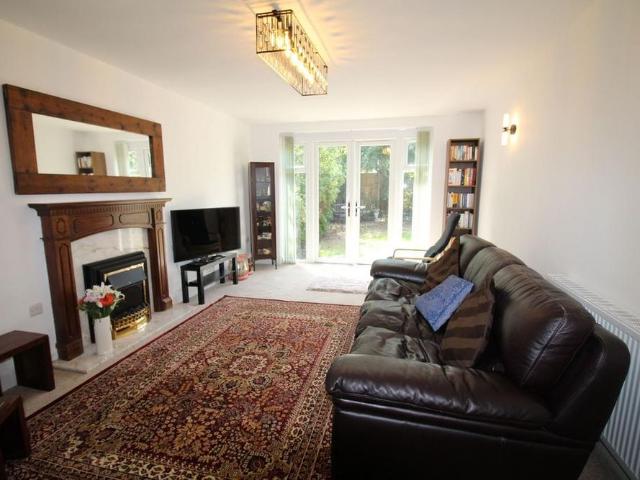 3 bedroom detached house to rent
