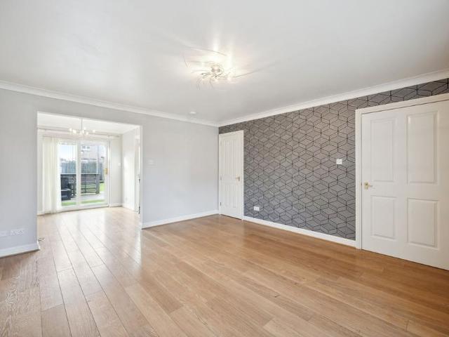 3 bedroom detached house to rent