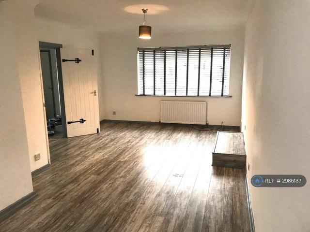 3 bedroom detached house to rent