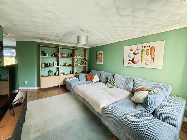 3 bedroom detached house to rent