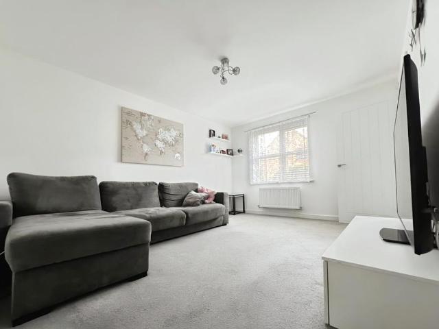 3 bedroom detached house to rent