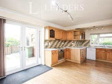 3 bedroom detached house to rent