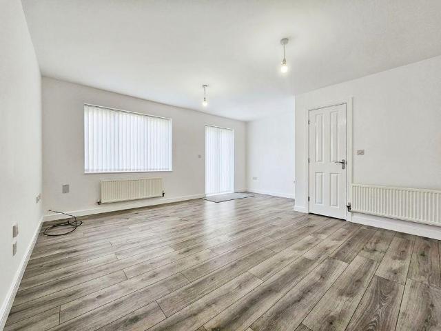 3 bedroom detached house to rent
