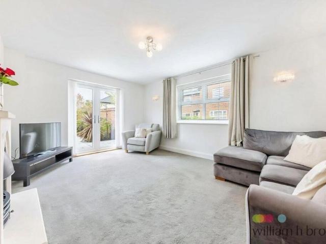 3 bedroom detached house to rent